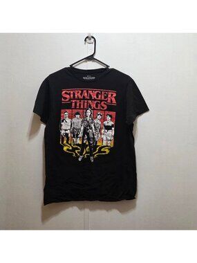 Netflix Stranger‎ Things Cast Graphic Print 80s Black Red Yellow T-Shirt Mens M